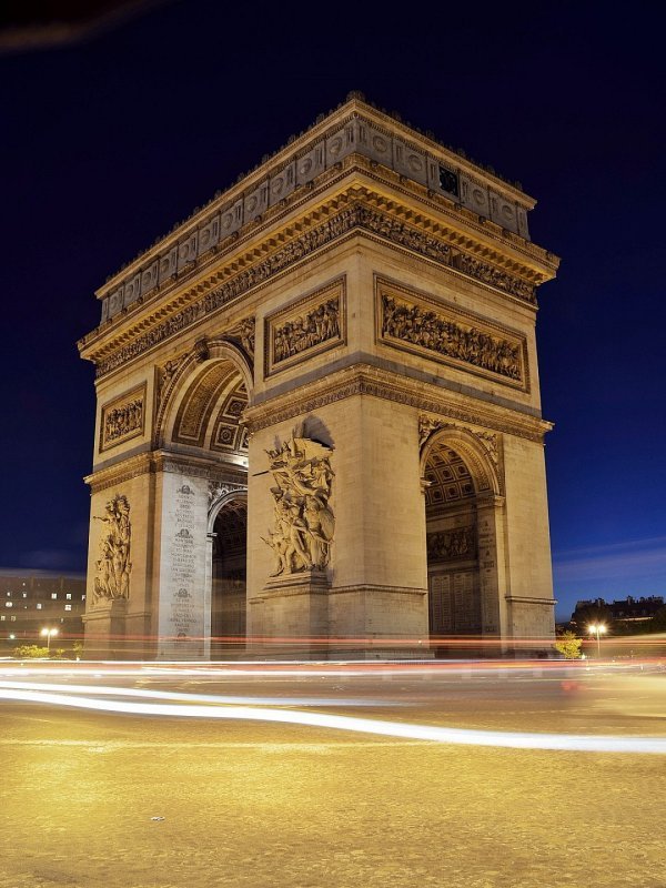 cars-france-landmark-lights | XionStudios